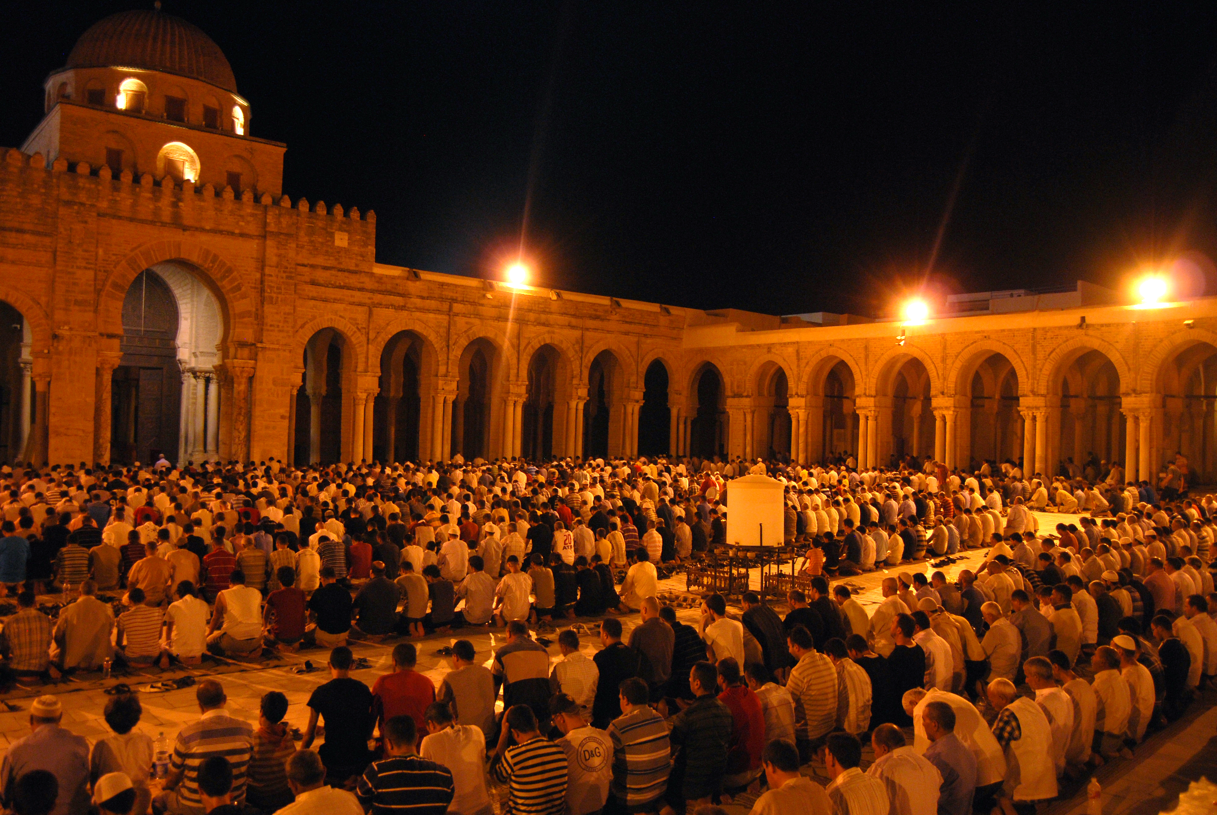 صلاة التراويح.. نفحة من رمضان تضاعف الحسنات