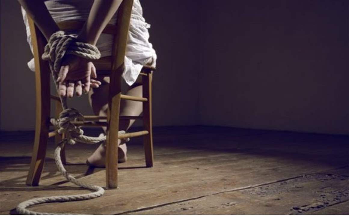 زوجات آخر زمن.. خطفت زوجها وطلبت من إبنه فدية لإطلاق سراحه