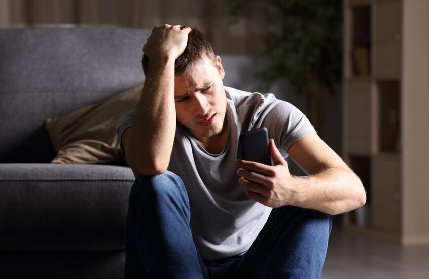 آثار كارثية.. لماذا ينجذب الناس إلى الاخبار السيئة أكثر من الطبية؟