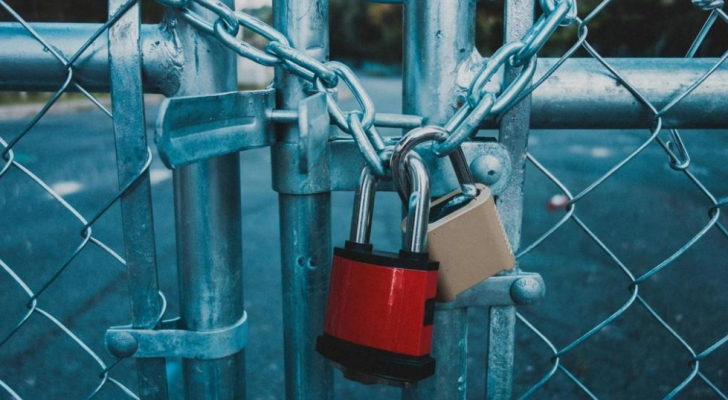 صندوق لصرف إعانة للعمال عند توقف منشآتهم أو إغلاقها
