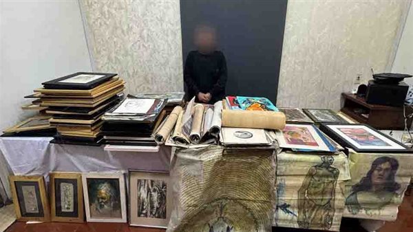ضبط 1137 لوحة فنية مسروقة في منزل موظف.. وتصوير مقاطع فيديو منافية للآداب