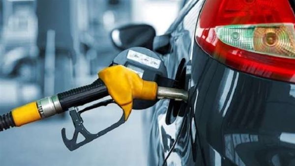 بداية من صباح اليوم الجمعة.. قائمة بأسعار البنزين ومواد الوقود الجديدة