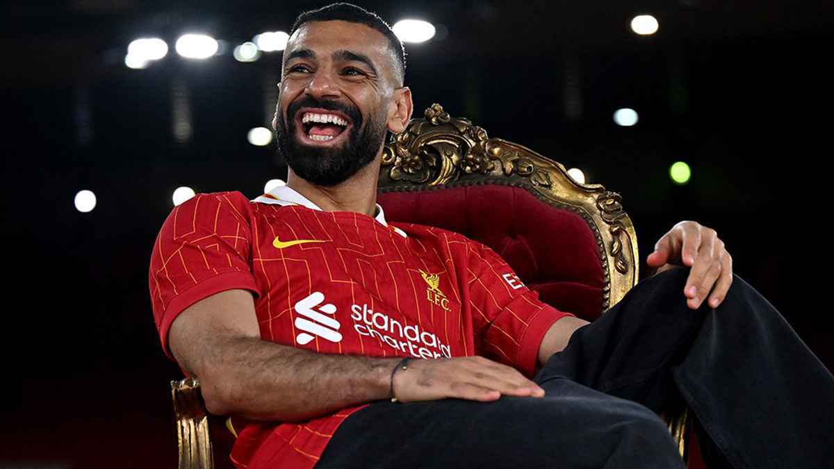 نافس 19 لاعبًا.. صلاح يعادل هنري ويفوز بجائزة لاعب العام للمرة الثالثة