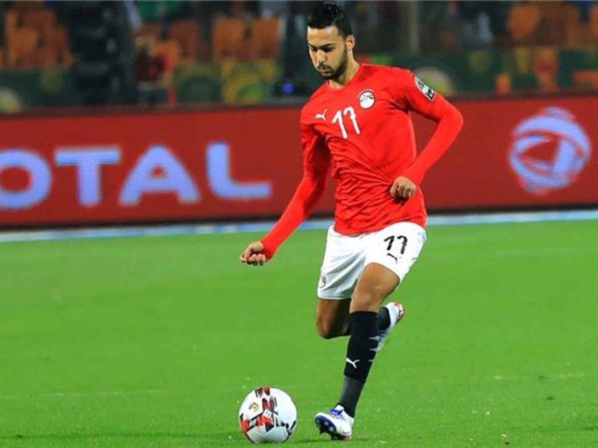 مكالمة الخطيب لطارق أبوالعينين.. الأهلي ينهي صفقة إنتقال لاعب سيراميكا