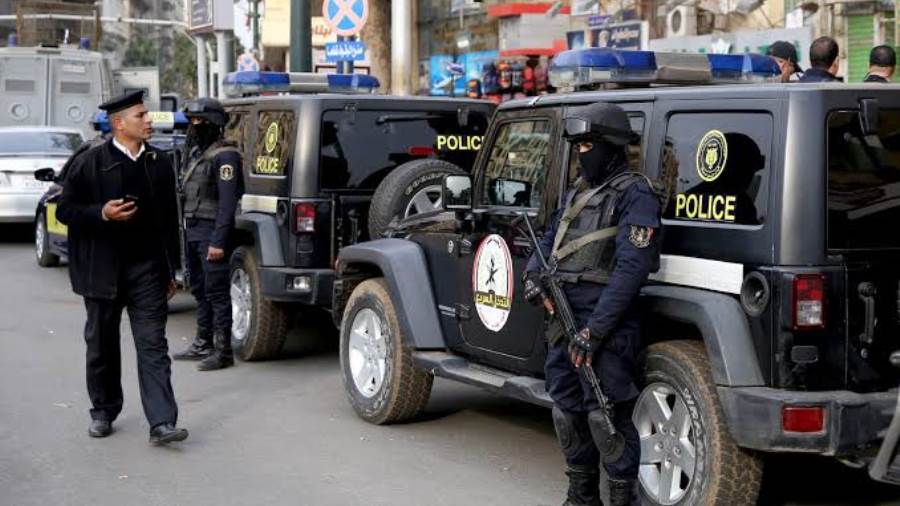 فيديوهات خادشة.. القبض على البلوجر المتحول جنسيًا