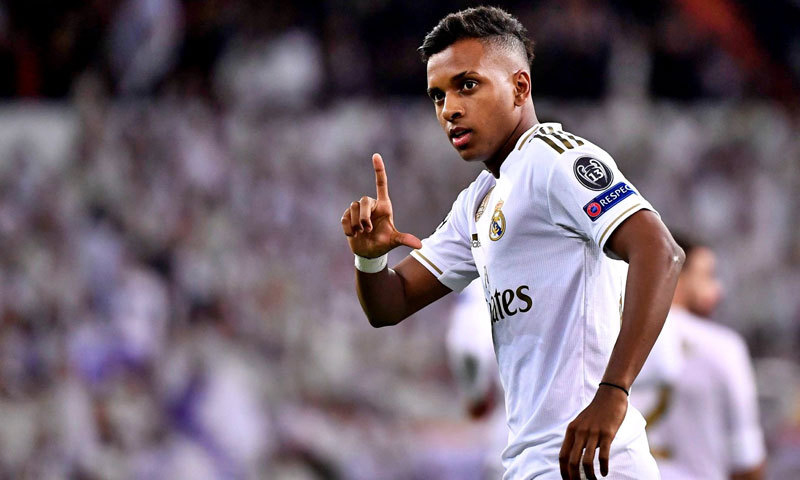 مانشستر سيتي يعاقب ريال مدريد بهدفين لهدف مع نهاية الشوط الأول