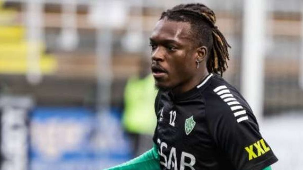 كامويش خارجها لاسباب فنية.. زيزو وتريزيجيه في قائمة الأهلي لمباراة زد اليوم