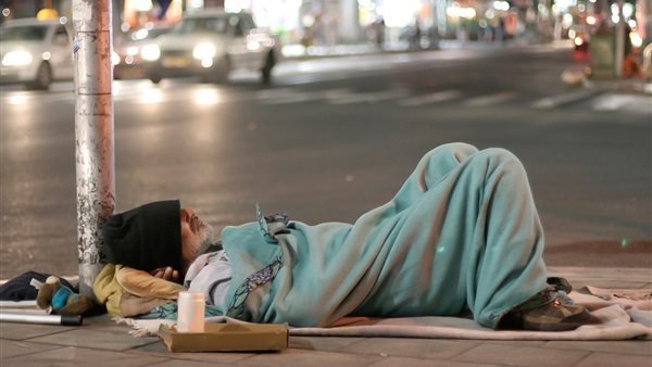 أنه قرار بعودتهم إلى الشارع.. لمصلحة من غلق دور رعاية المشردين؟ 